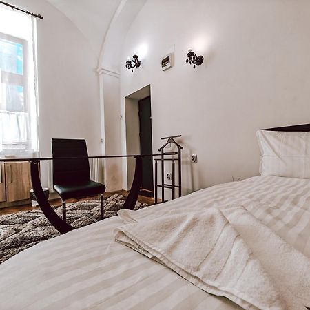 Berindei Studio - City Center - Private Parking Cluj-Napoca Extérieur photo