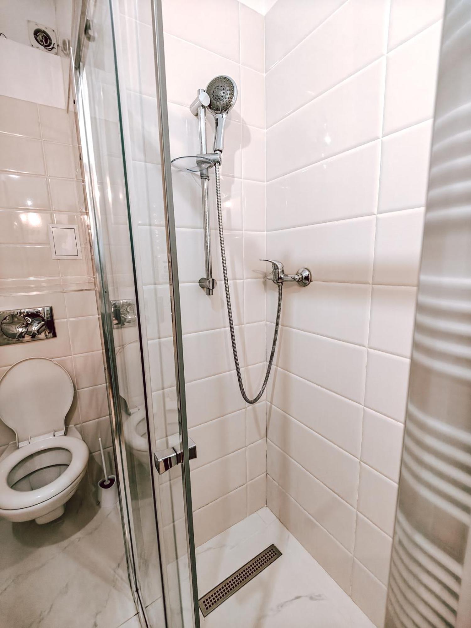 Berindei Studio - City Center - Private Parking Cluj-Napoca Extérieur photo