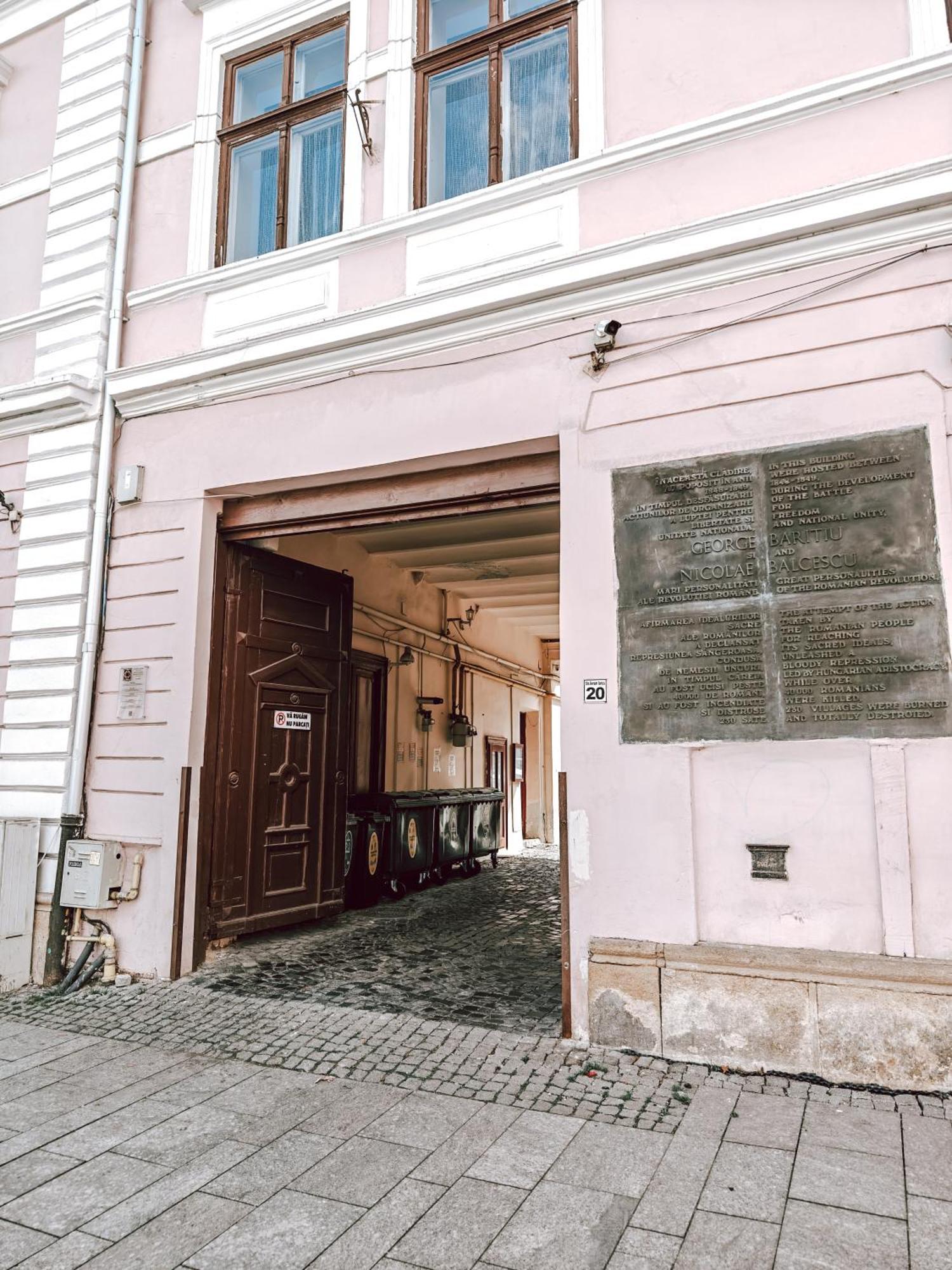 Berindei Studio - City Center - Private Parking Cluj-Napoca Extérieur photo