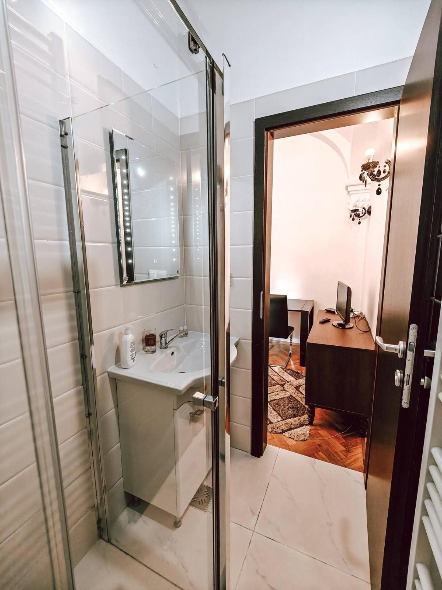 Berindei Studio - City Center - Private Parking Cluj-Napoca Extérieur photo