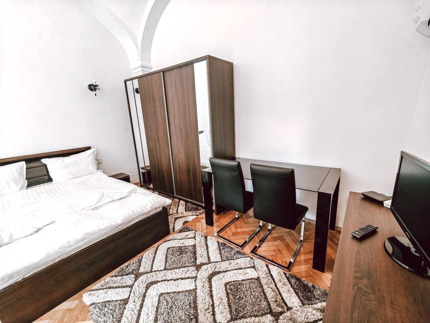 Berindei Studio - City Center - Private Parking Cluj-Napoca Extérieur photo