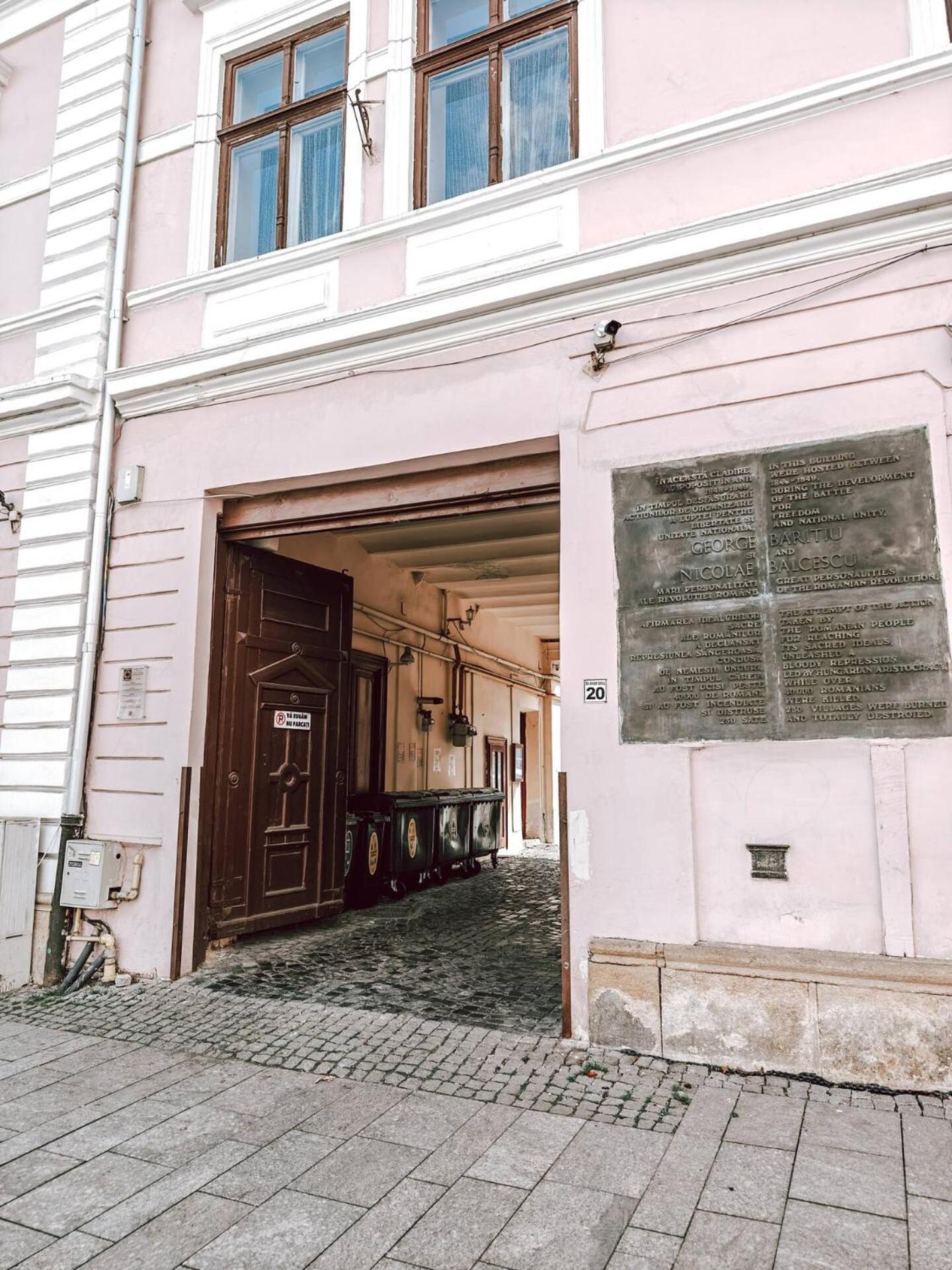 Berindei Studio - City Center - Private Parking Cluj-Napoca Extérieur photo